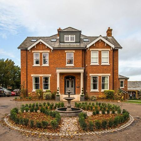 The Lodge Duxford Exterior photo
